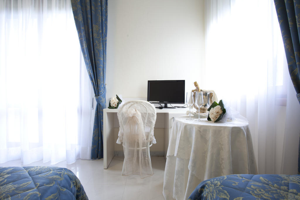 Grappolo D'Oro Otel Pietrasanta Oda fotoğraf